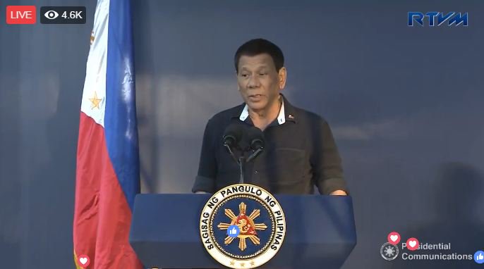 Cumhurbaşkanı Rodrigo Duterte, TienDa Para Sa Mga Bayani etkinliğinde konuşma yapıyor