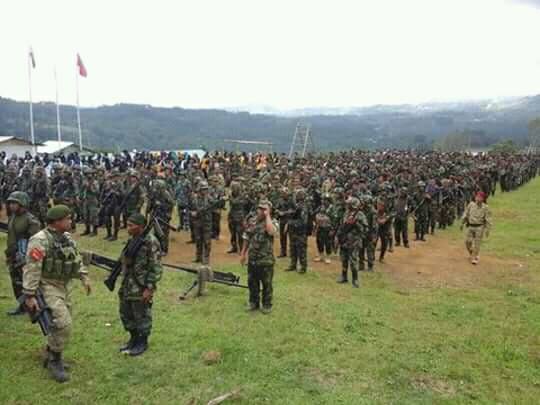MNLF (Misuari) tarafındanLanao del Sur Filipinler'de Jabal Nur kampında gerçekleştirilen son askeri tatbikattan fotoğraflar