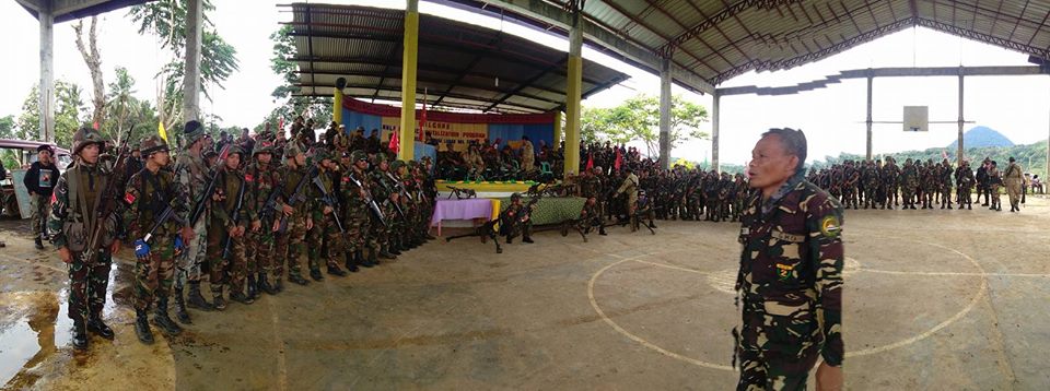 MNLF (Misuari) tarafındanLanao del Sur Filipinler'de Jabal Nur kampında gerçekleştirilen son askeri tatbikattan fotoğraflar