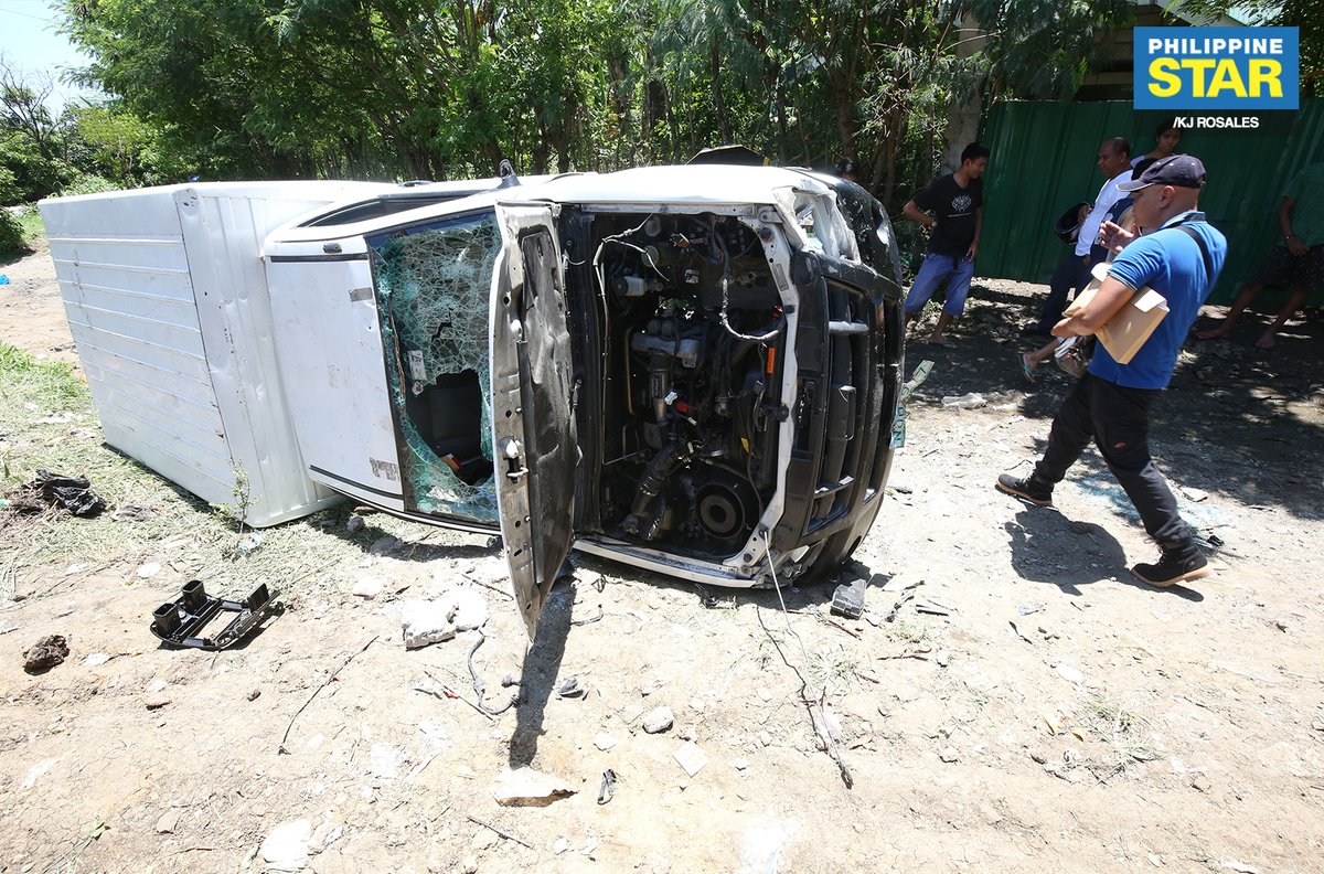 One person reportedly died while four others were injured during a clearing operation in Bacoor, Cavite on Tuesday.   A damaged van and a backhoe were also seen at the site where security personnel and residents reportedly clashed.   