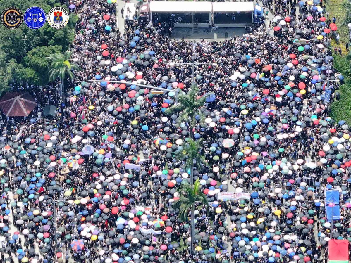 Crowd at Luneta Park as of 10:45 am on Sunday, September 21. The Manila MDRRMO says an estimated 49,000 Filipinos joined the morning protests against corruption.  Manila PIO